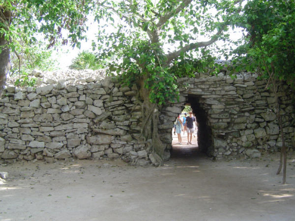The gateway to the ruins of Tulum